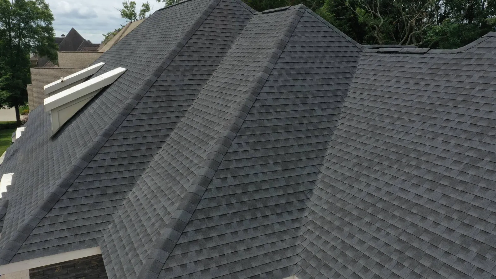 Rubber roofing for flat and low-slope roofs
